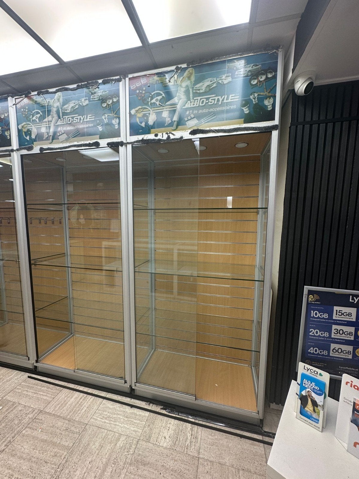 Telefoonwinkel voorraadkasten showroomkasten, Ophalen of Verzenden, Hout, 75 tot 150 cm, Raamkozijn
