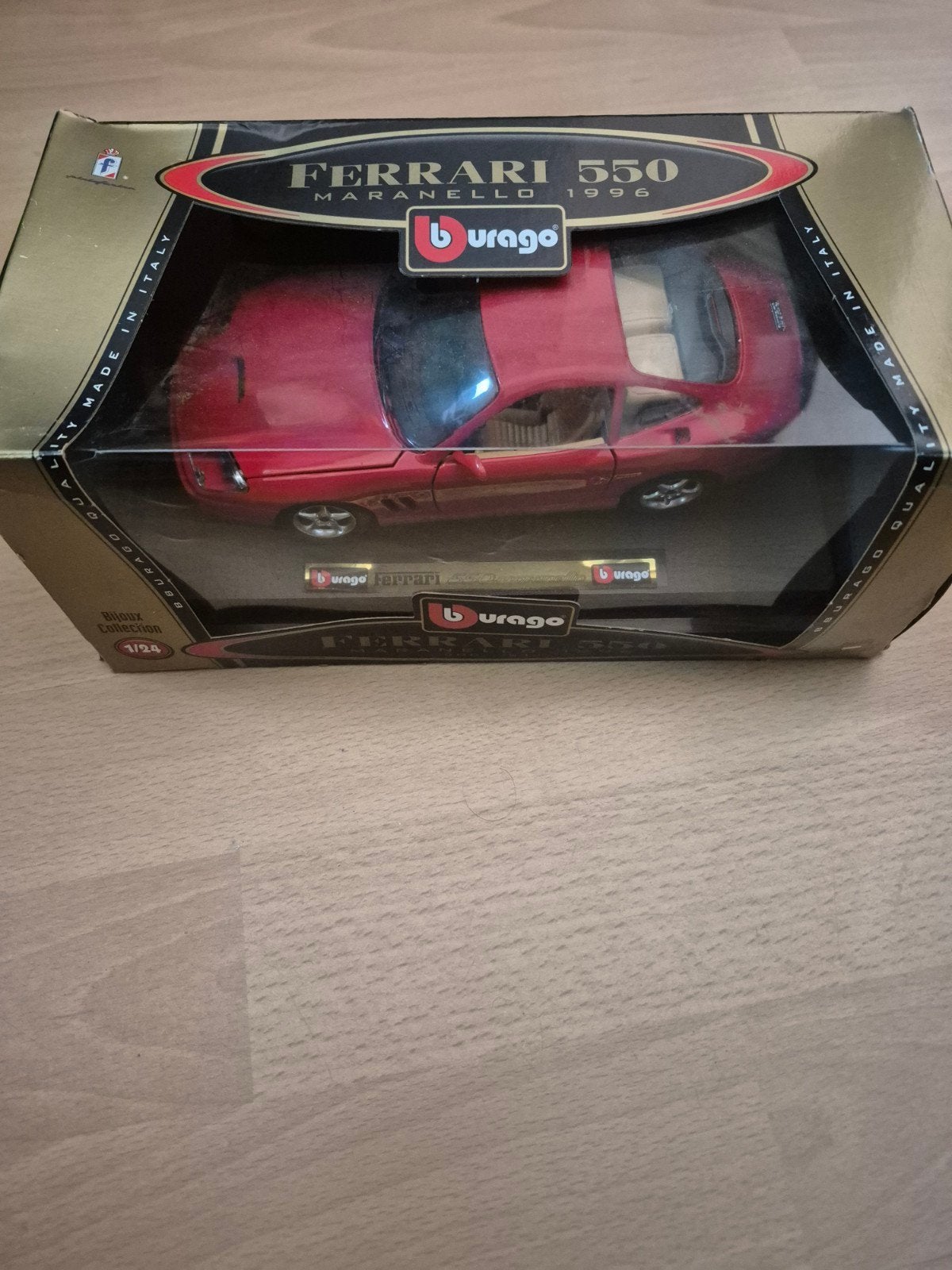Burago Ferrari 550 Maranello 1996 - Schaalmodel 1:24, Ophalen of Verzenden