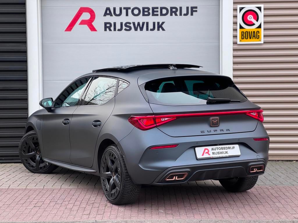 Cupra Leon Sportstourer 1.4 e-Hybrid VZ Pano/Camera/Memory, Auto's, 12 maanden, 77 km/l, Gebruikt, Euro 6