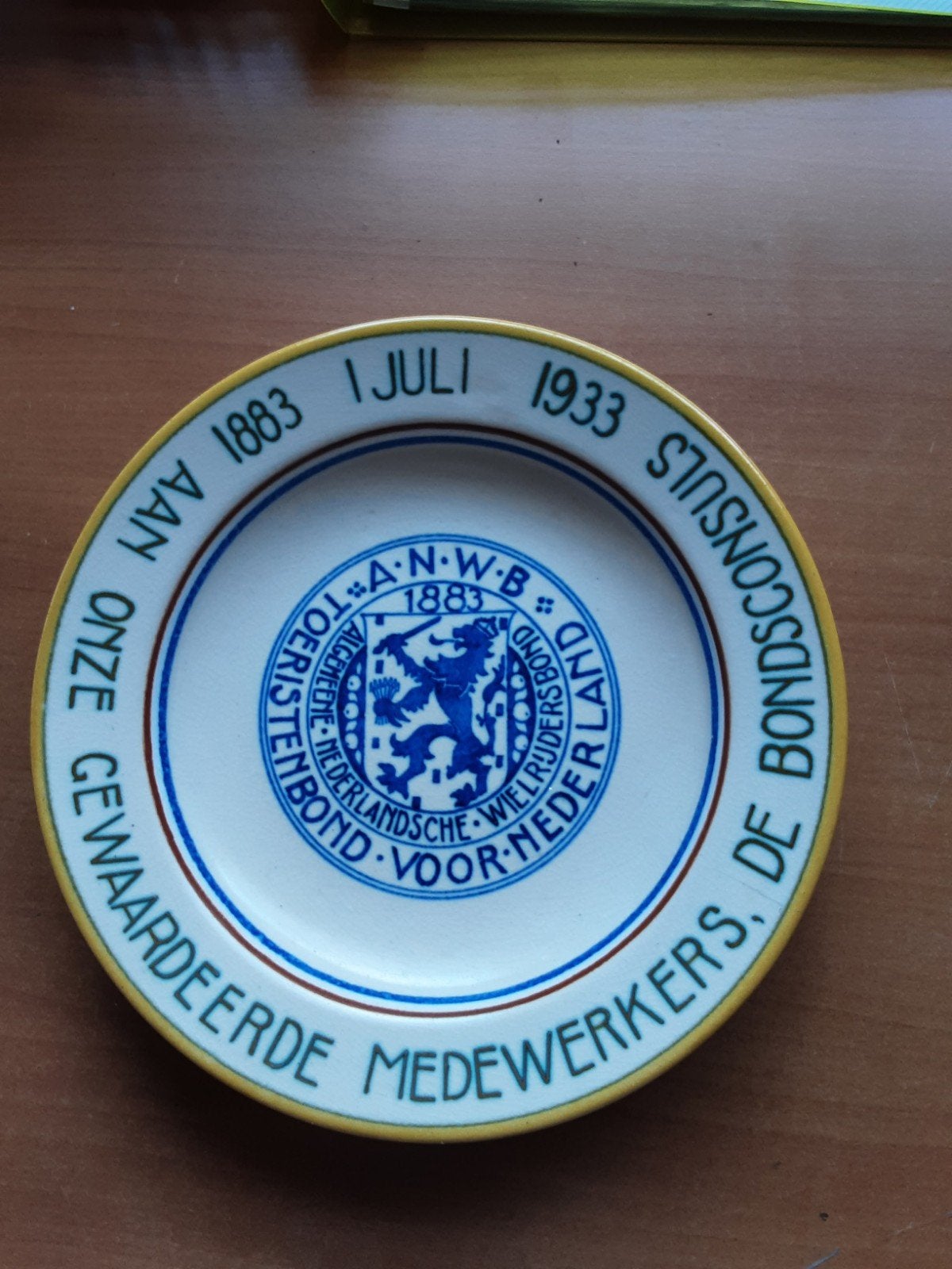 ANWB Gedenkbord 1883-1933 - Koninklijke Plateelbakkerij, Antiek en Kunst, Antiek | Wandborden en Tegels, Ophalen of Verzenden