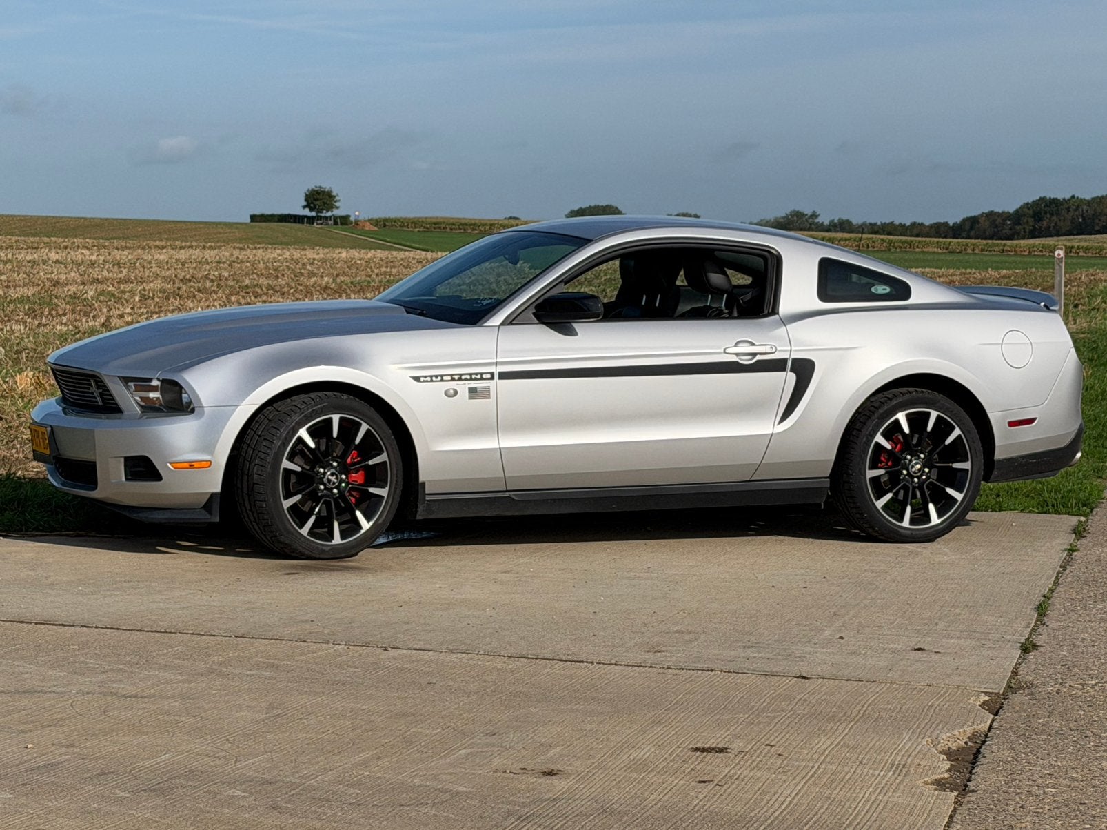 Ford Mustang "Club of America", Auto's, Ford, Zwart, 1589 kg, 4 stoelen, Leder