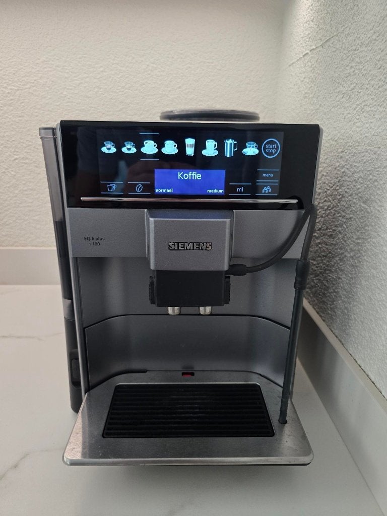 Siemens EQ6 plus S100, Witgoed en Apparatuur, Koffiezetapparaten, Ophalen, Afneembaar waterreservoir, Gebruikt, Koffiemachine