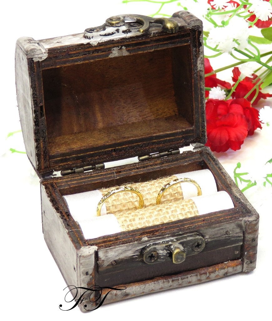 Schattige Oud look schatkist ringendoosje., Ophalen of Verzenden, Nieuw, Feestartikel, Geboorte of Huwelijk