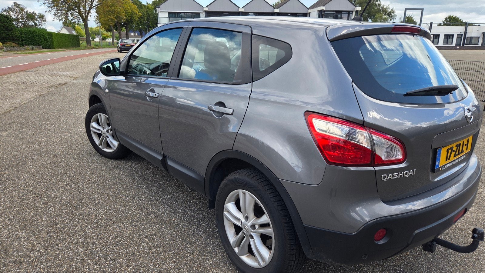 Nissan Qashqai 1.6 2WD My2011 2013 Grijs, 662 kg, 1225 kg, 4 cilinders, Origineel Nederlands