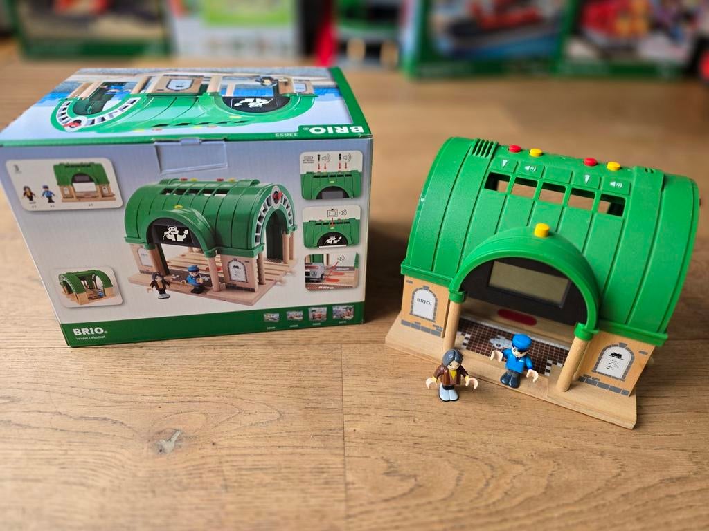 Brio 33655 Treinstation met geluid, Ophalen of Verzenden, Zo goed als nieuw
