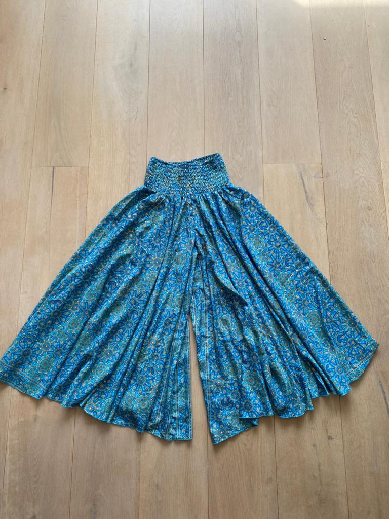 Broekrok harembroek one size zijde nieuwstaat, Kleding | Dames, Maat 38/40 (M), Blauw, Ophalen of Verzenden, Zo goed als nieuw