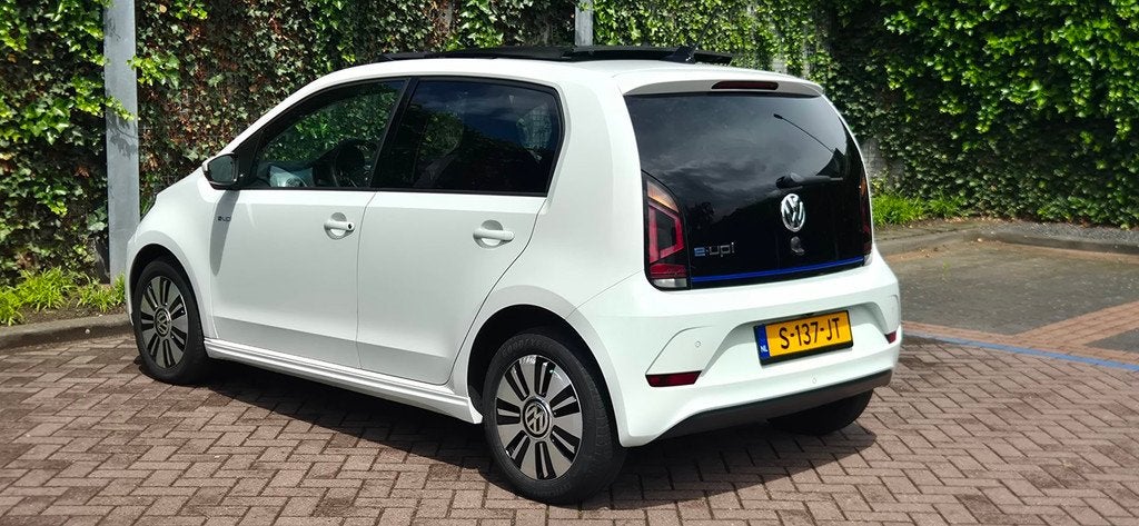 Volkswagen E-Up! Pano | Cam | Stoelverwarming | Cruise, Auto's, Volkswagen, Stof, Up!, 82 pk, 311 min