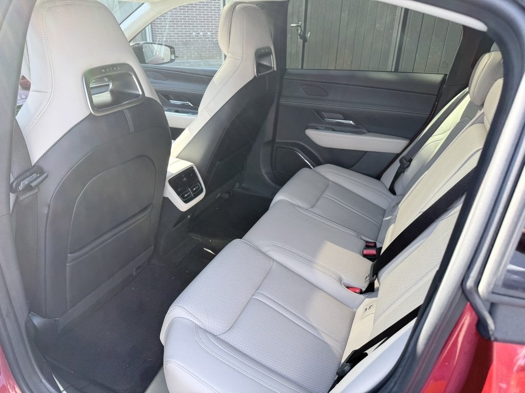 Mazda 6e Takumi 68.8 kWh | Stoelvent +verw | Panodak | Volle, Auto's, Automaat, Gebruikt, Beige, 259 pk