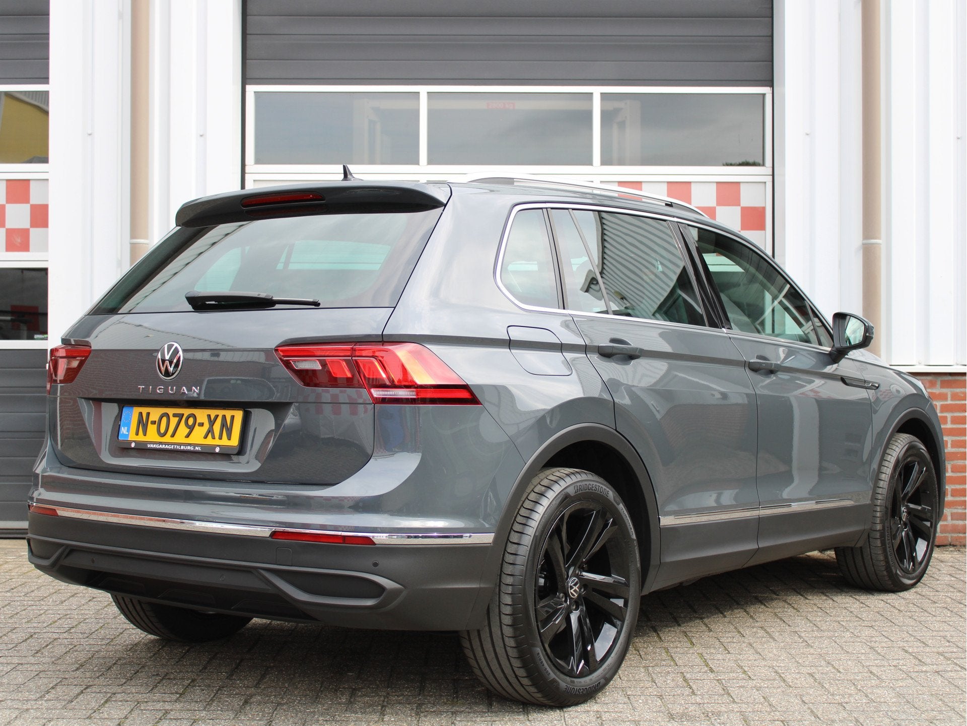 Volkswagen Tiguan 1.5 TSI Sport Business /NAVI/Camera/19'LM/, Stof, Euro 6, 4 cilinders, 1404 kg