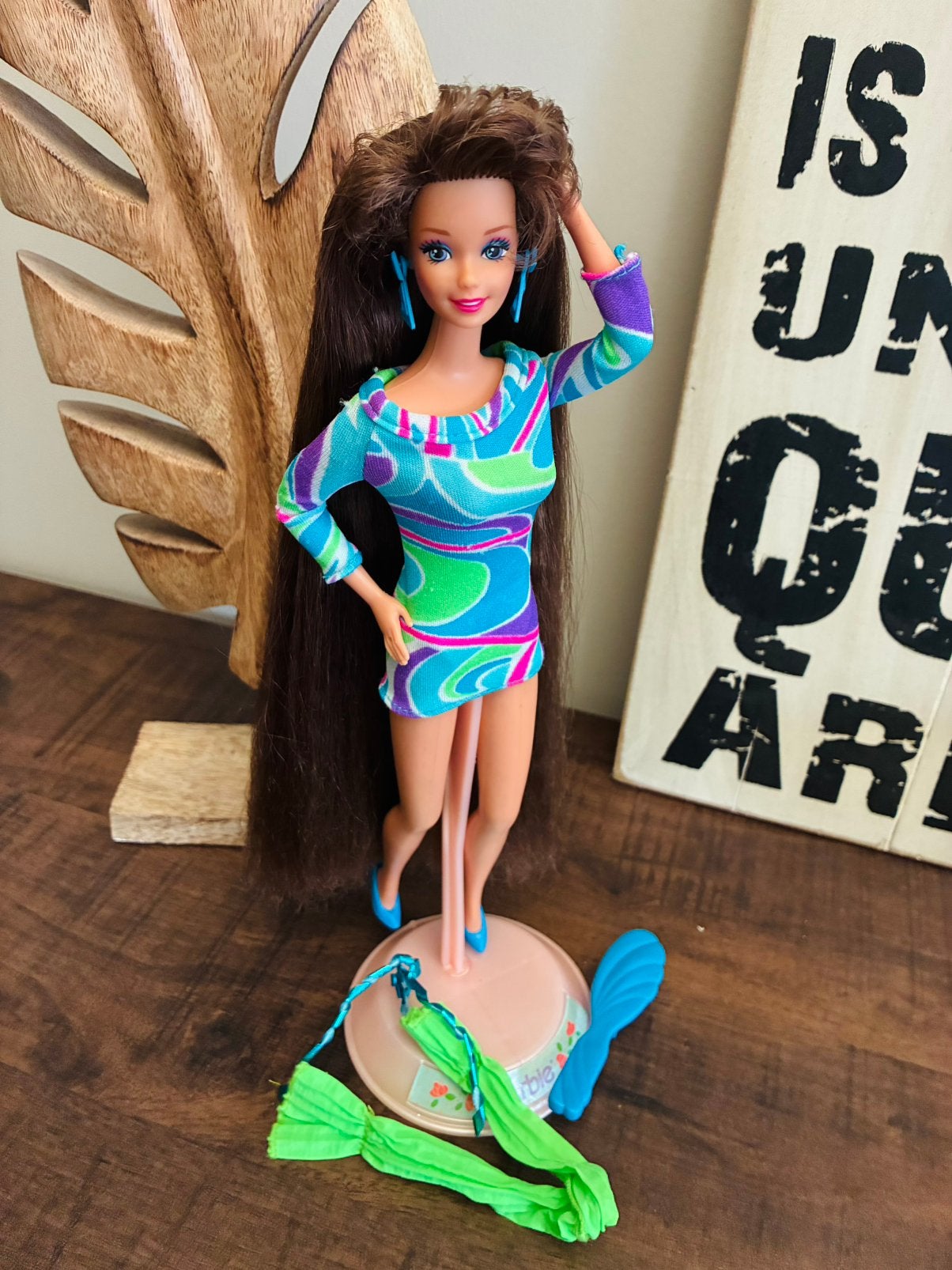Barbie totally hair brunette en accessoires, Kinderen en Baby's, Ophalen of Verzenden, Gebruikt, Barbie