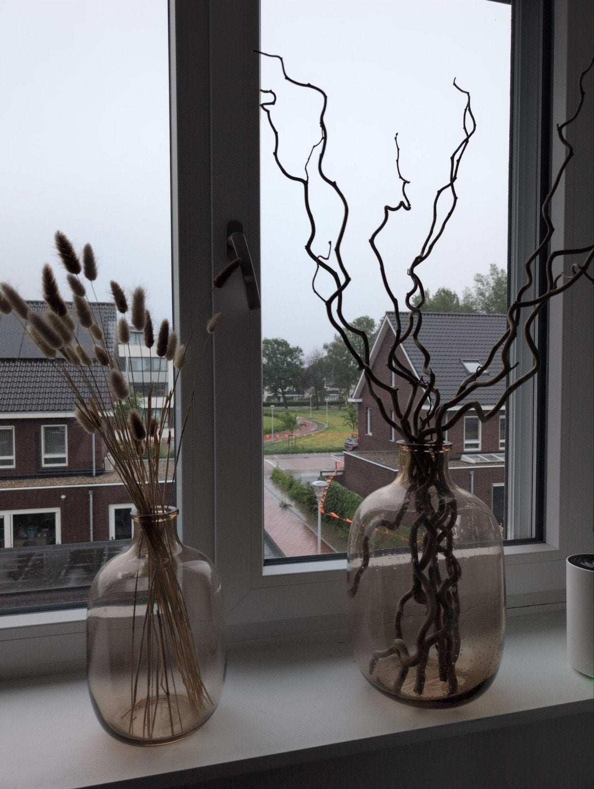 2 vazen klein en groot exclusief de paastakken, Huis en Inrichting, Woonaccessoires | Vazen, Overige kleuren, Ophalen of Verzenden