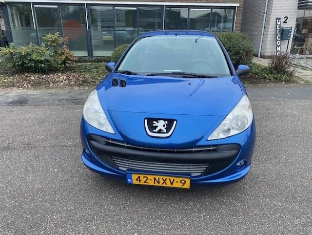 Peugeot 206 + 1.4 Millesim 200, Voorwielaandrijving, 31 €/maand, 4 cilinders, Blauw