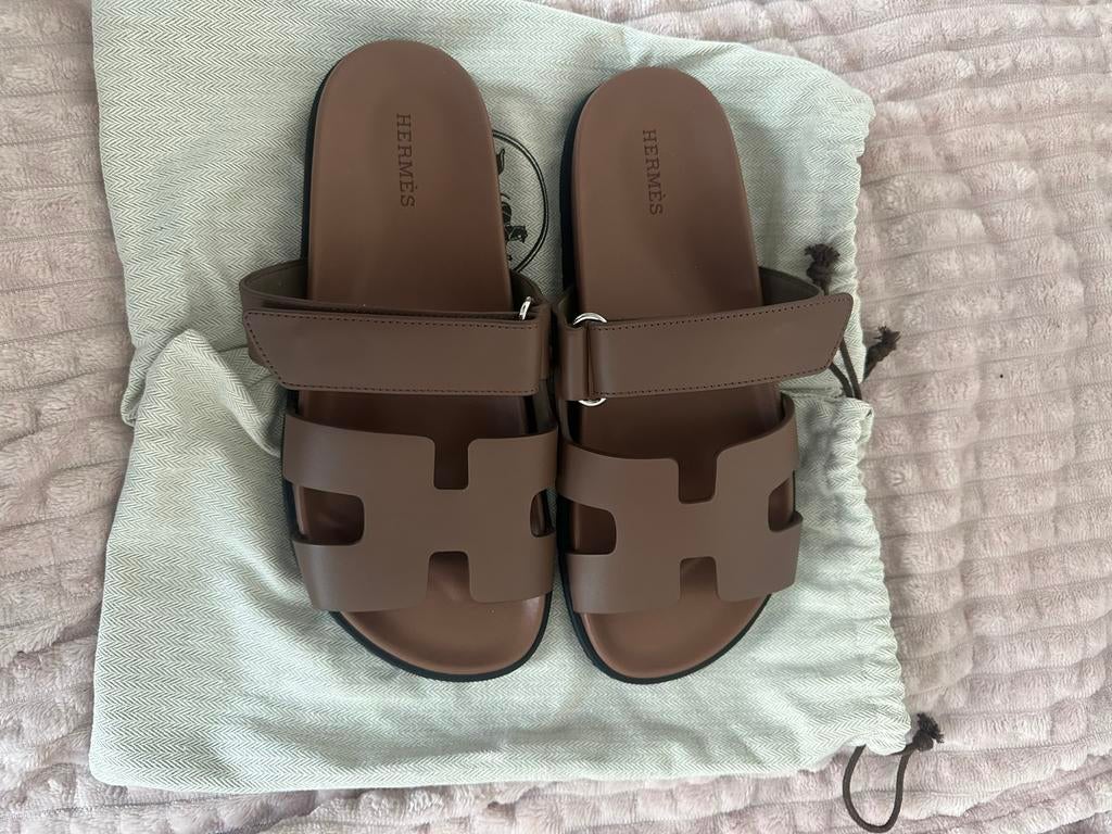 Hermès Chypre Bruin Slippers Nieuw | 36 - 43 | ALLE KLEUREN, Kleding | Dames, Schoenen, Ophalen of Verzenden, Nieuw, Bruin, Slippers