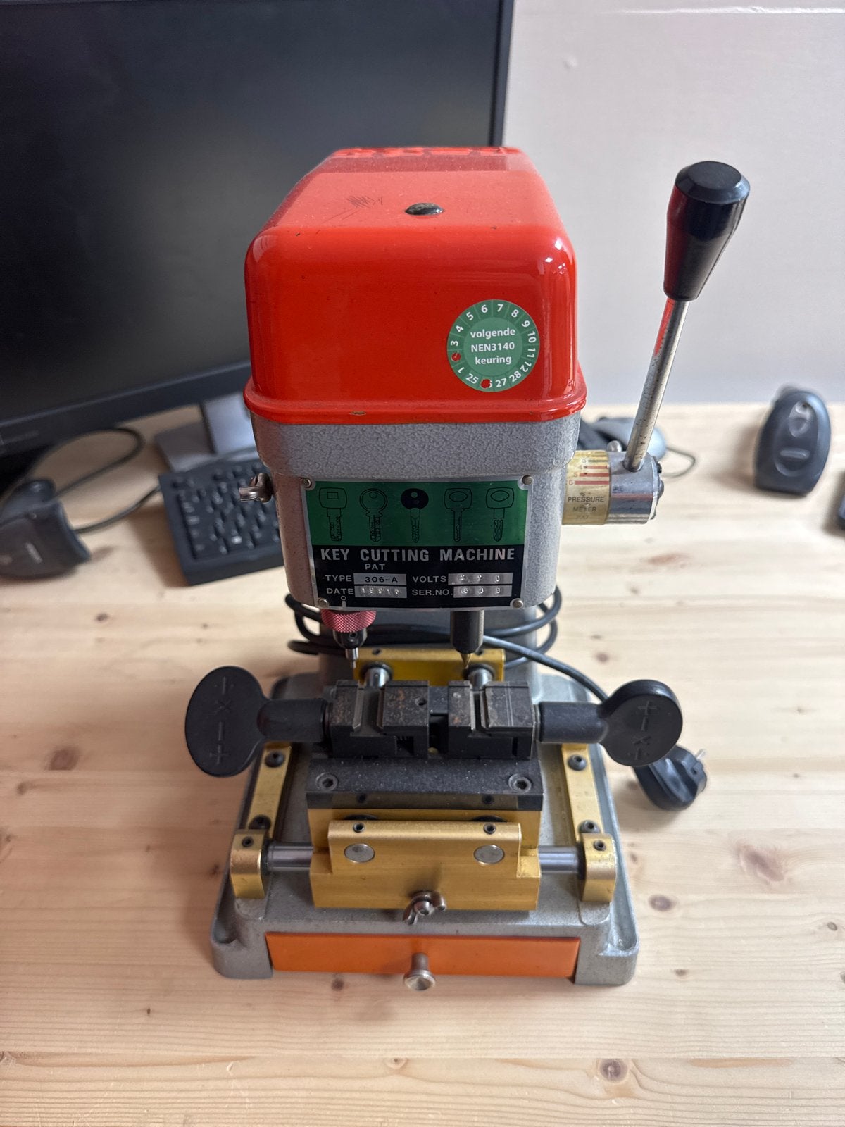 Sleutelmachine - Key Cutting Machine Type 306-A, Ophalen, Gebruikt
