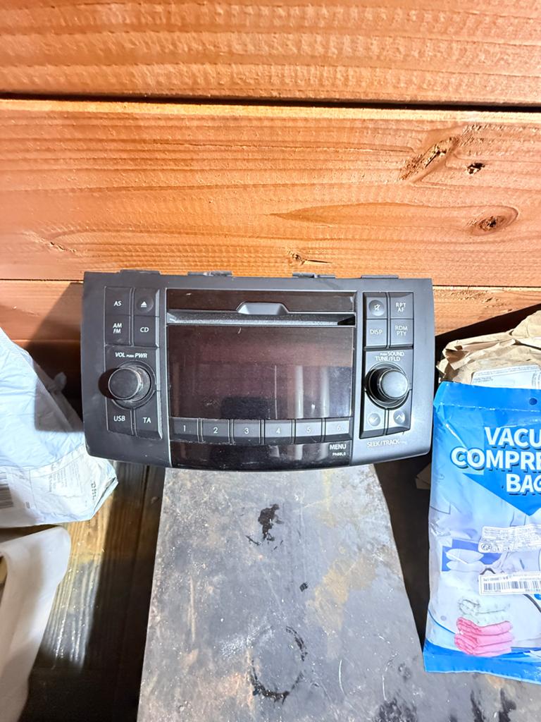 Suzuki Swift radio origineel Autoradio met CD/USB speler, Ophalen of Verzenden, Gebruikt