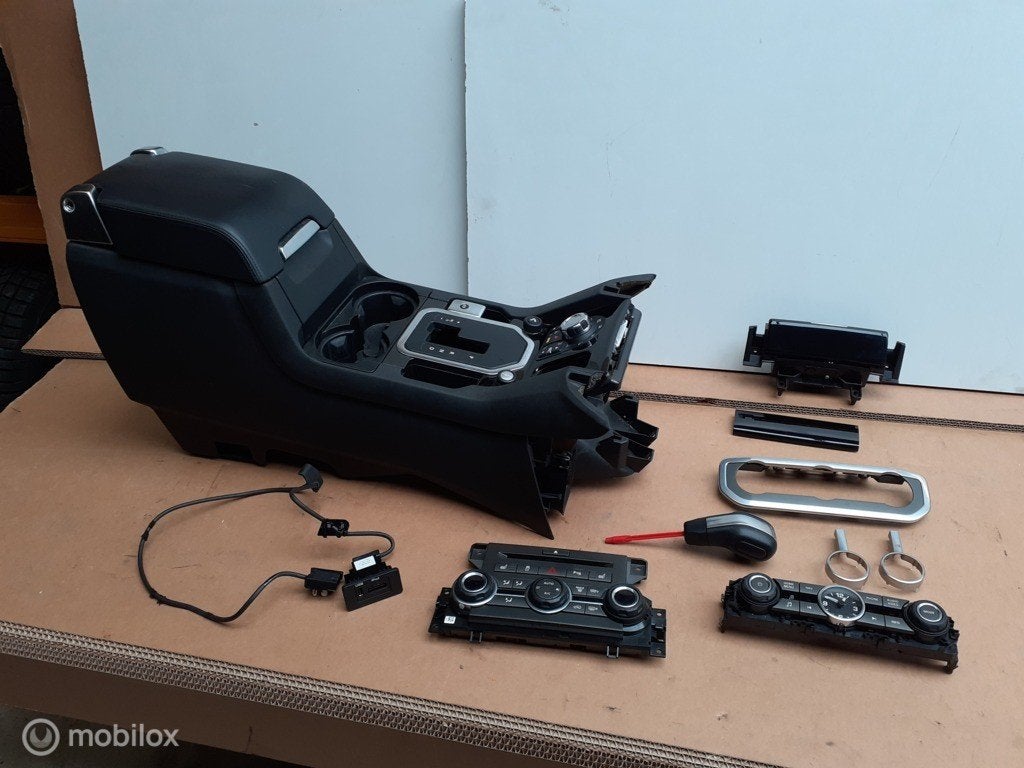 Middenconsole Land Rover Discovery IV 4 Midden console LR4, Land Rover, Ophalen of Verzenden