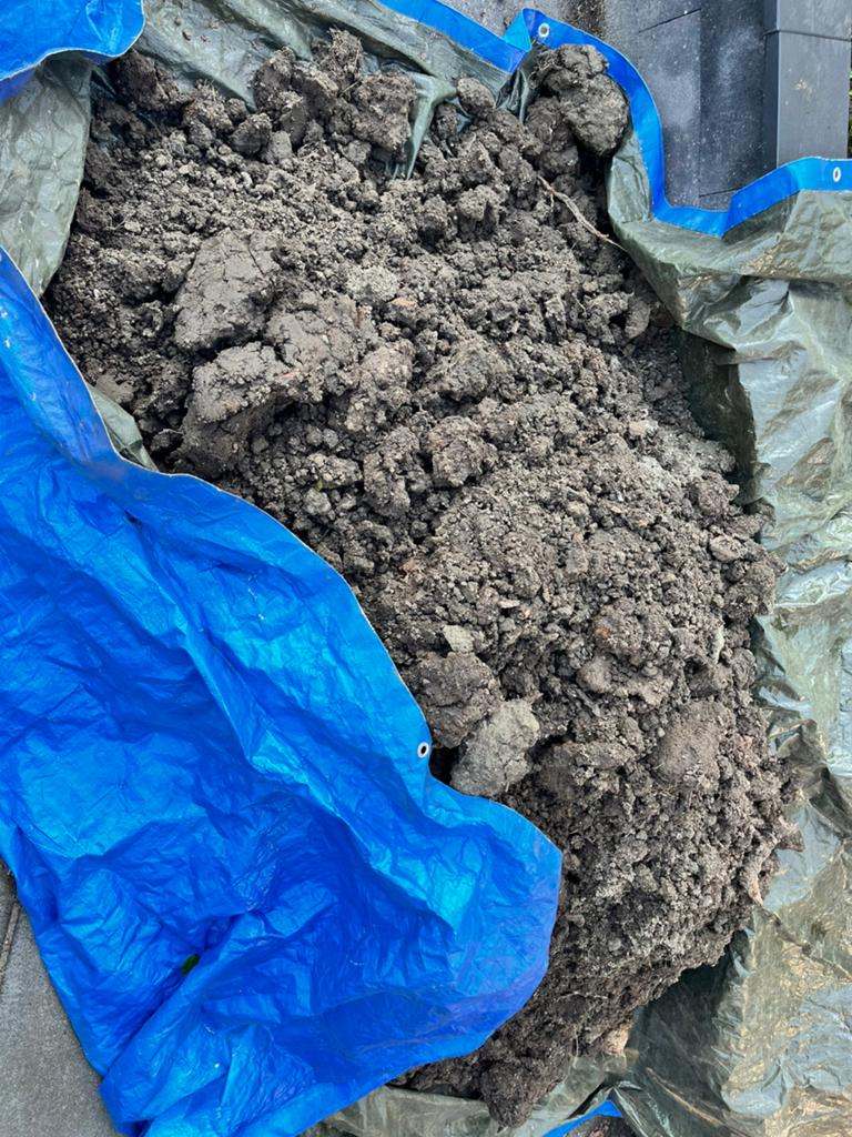 Kleiachtig zwarte grond, Tuin en Terras, Zand, Ophalen, Overige typen