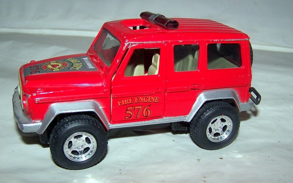 Mooie Mercedes 300 GD Fire. Dept. 1/32. Nwst., Ophalen of Verzenden, Zo goed als nieuw, Auto, Overige merken