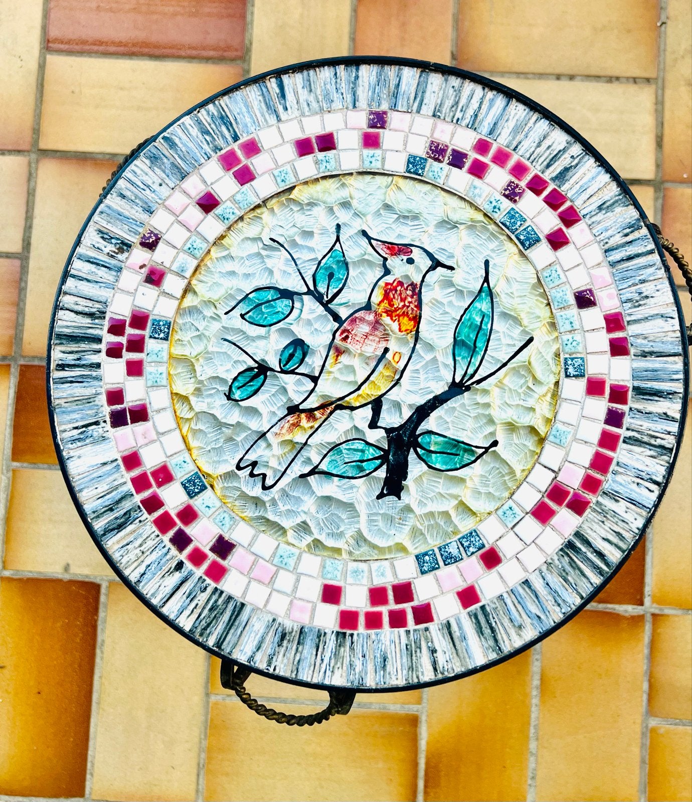 Mozaïek bijzettafel met vogelmotief, 45 tot 60 cm, Minder dan 55 cm, Metaal of Aluminium, Rond