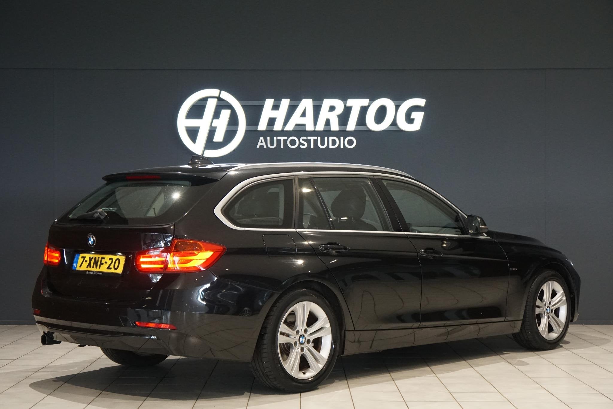 BMW 3-serie Touring 316i High Executive SPORTSTOELEN / LEDER, Gebruikt, 4 cilinders, Zwart, Handgeschakeld