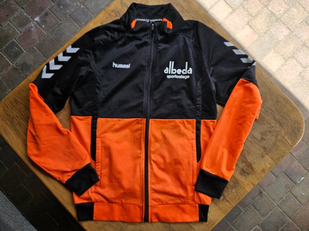 Trainingsjas Albeda Hummel mt M, Maat 48/50 (M), Zwart, Ophalen of Verzenden, Zo goed als nieuw