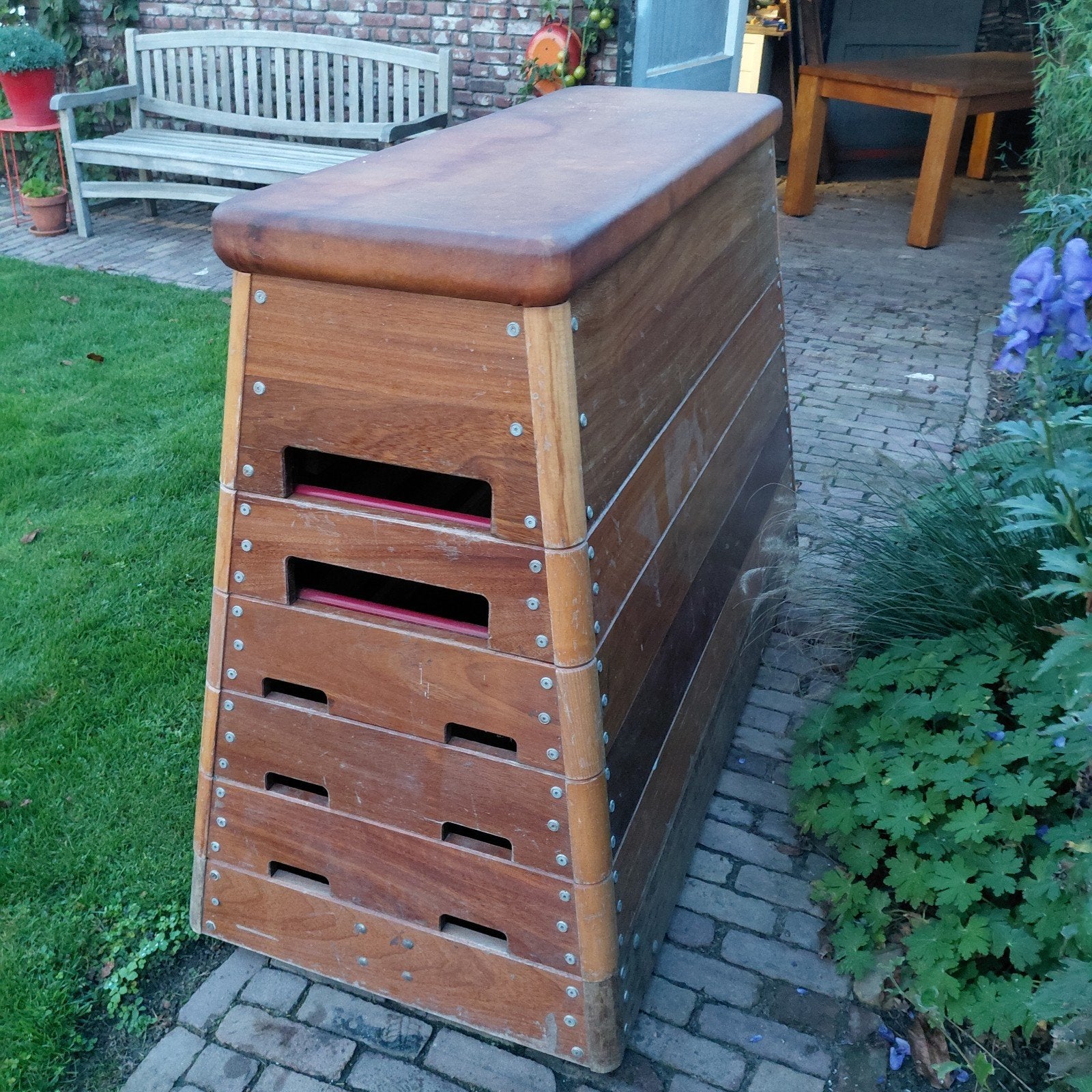 Vintage Turnkast - Decoratief en Functioneel, Sport en Fitness, Ophalen, Gebruikt, Bruin, Materiaal