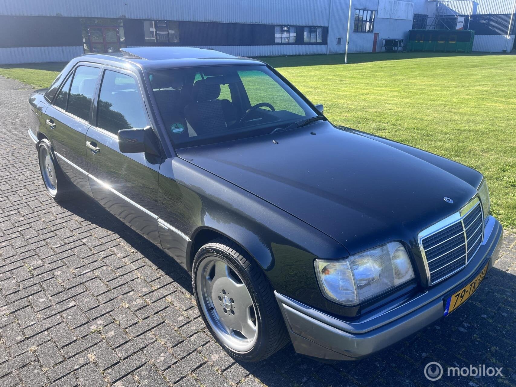 Mercedes E-klasse 280 Sportline Automaat / LPG / Airco / APK, Auto's, Automaat, Dealer onderhouden, Gebruikt, Zwart
