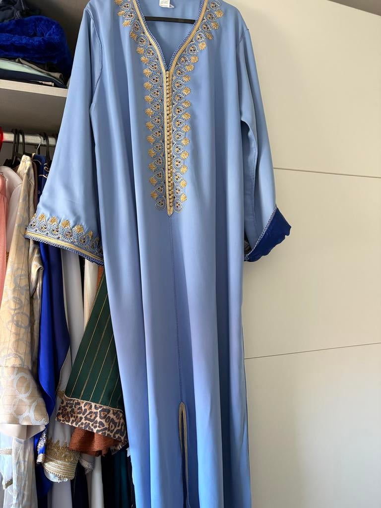 Mooie blauwe caftan, perfect voor hennafeest of verloving, Blauw, Maat 42/44 (L), Ophalen of Verzenden, Zo goed als nieuw