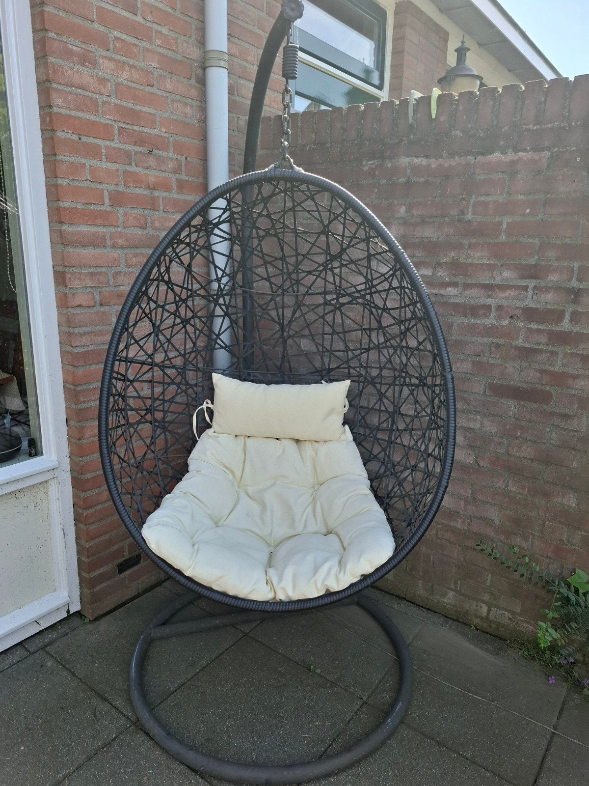 Comfortabele hangstoel met standaard en kussen, Ophalen, Gebruikt