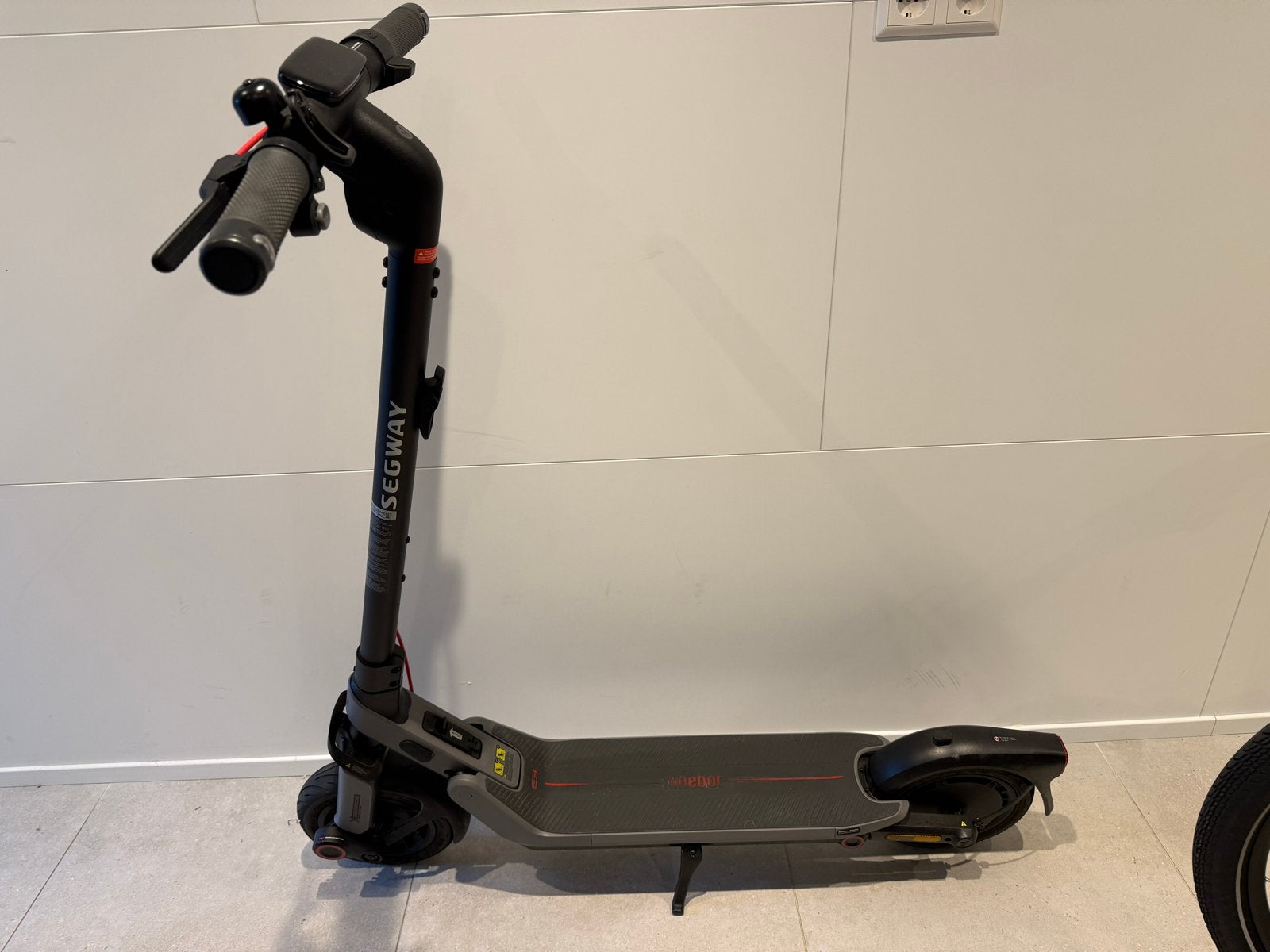 Segway Ninebot E3 elektrische step - Zo goed als nieuw, Fietsen en Brommers, Steps, Ophalen, Zo goed als nieuw, Elektrische step (E-scooter)