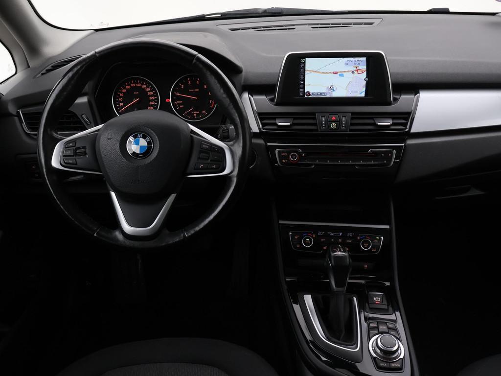 BMW 2-serie Active Tourer 218i 136 PK AUT. + PANORAMA | STOE, Auto's, BMW, Gebruikt, Euro 6, Zwart, Bedrijf