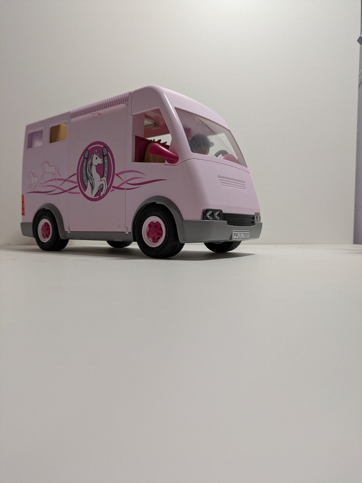 Playmobil bus met accessoires 71237, Ophalen of Verzenden, Zo goed als nieuw