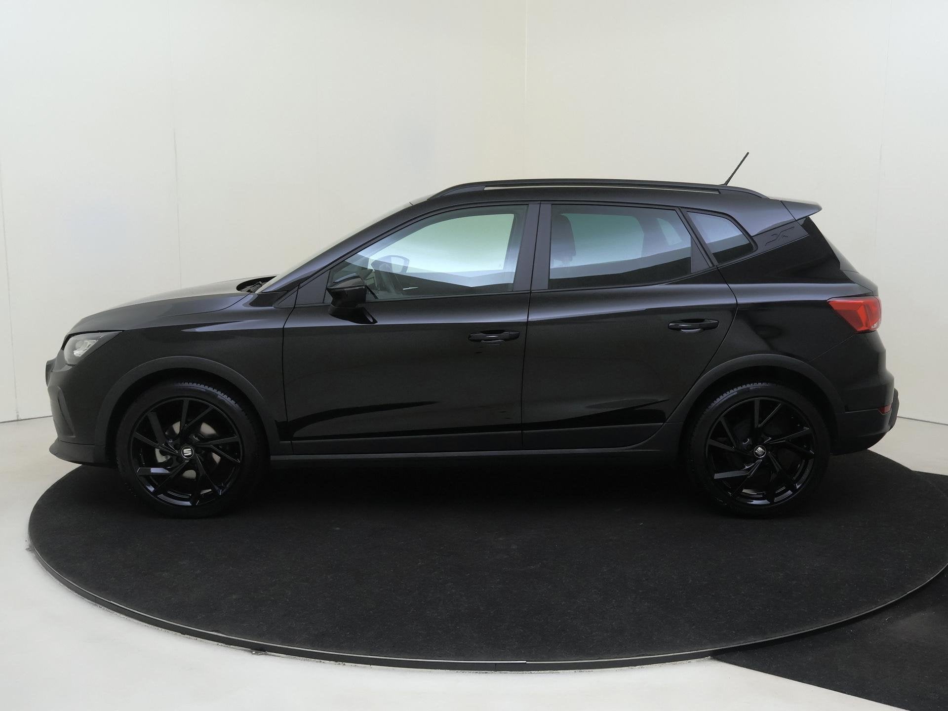 SEAT Arona 1.0 EcoTSI Style Business Connect | Digital cockp, Voorwielaandrijving, Stof, 95 pk, Zwart