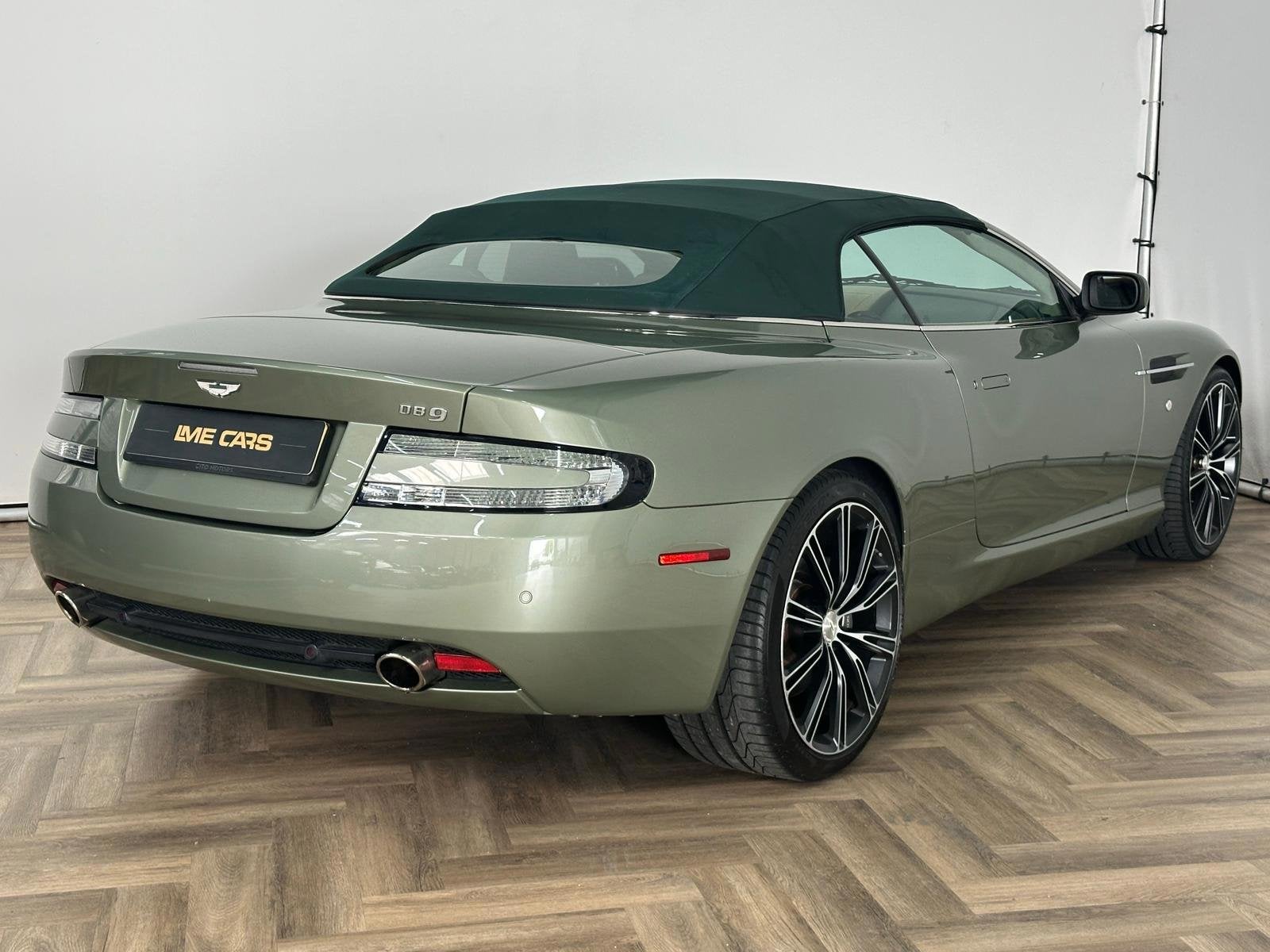 Aston Martin DB9