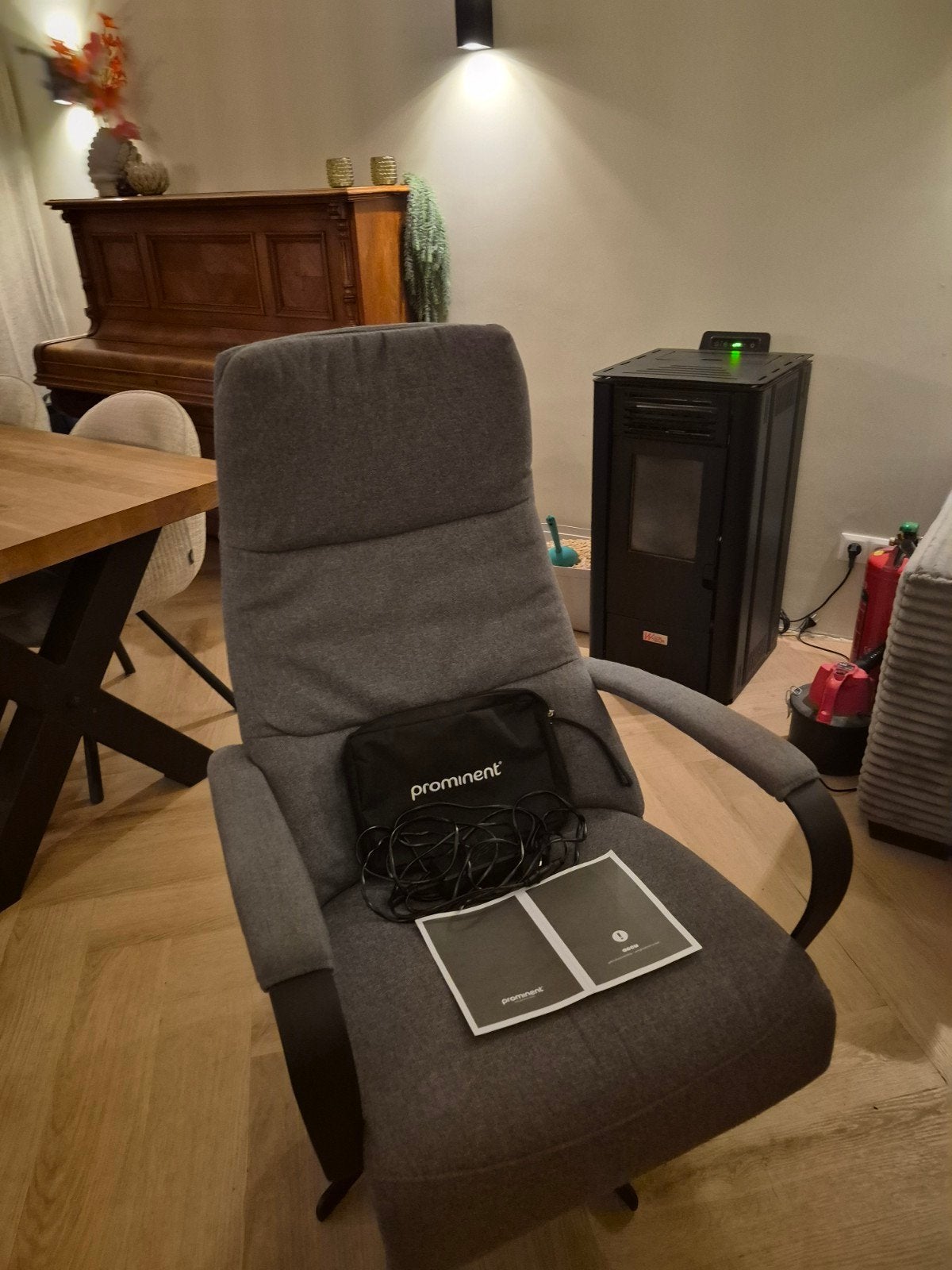 Relaxstoel elc Prominent Humberto met accu grijs met zwart, Huis en Inrichting, Fauteuils, Ophalen, Zo goed als nieuw, Stof, 50 tot 75 cm
