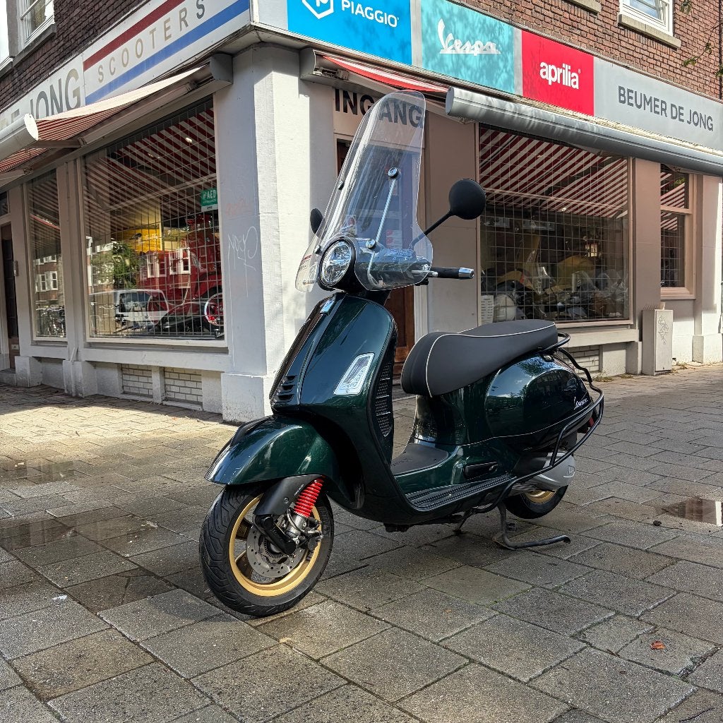 Vespa GTS 300 Racing Sixties Verde - 19/4/2022 - 7190 km, Motoren, Scooter, Bedrijf, Vespa, Minimaal motorrijbewijs A2
