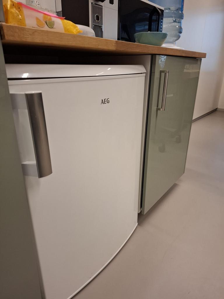 AEG Koelkast met vriesvak RTB91431AW - Zo goed als nieuw, Ophalen, Minder dan 85 cm, 100 tot 150 liter, Zo goed als nieuw