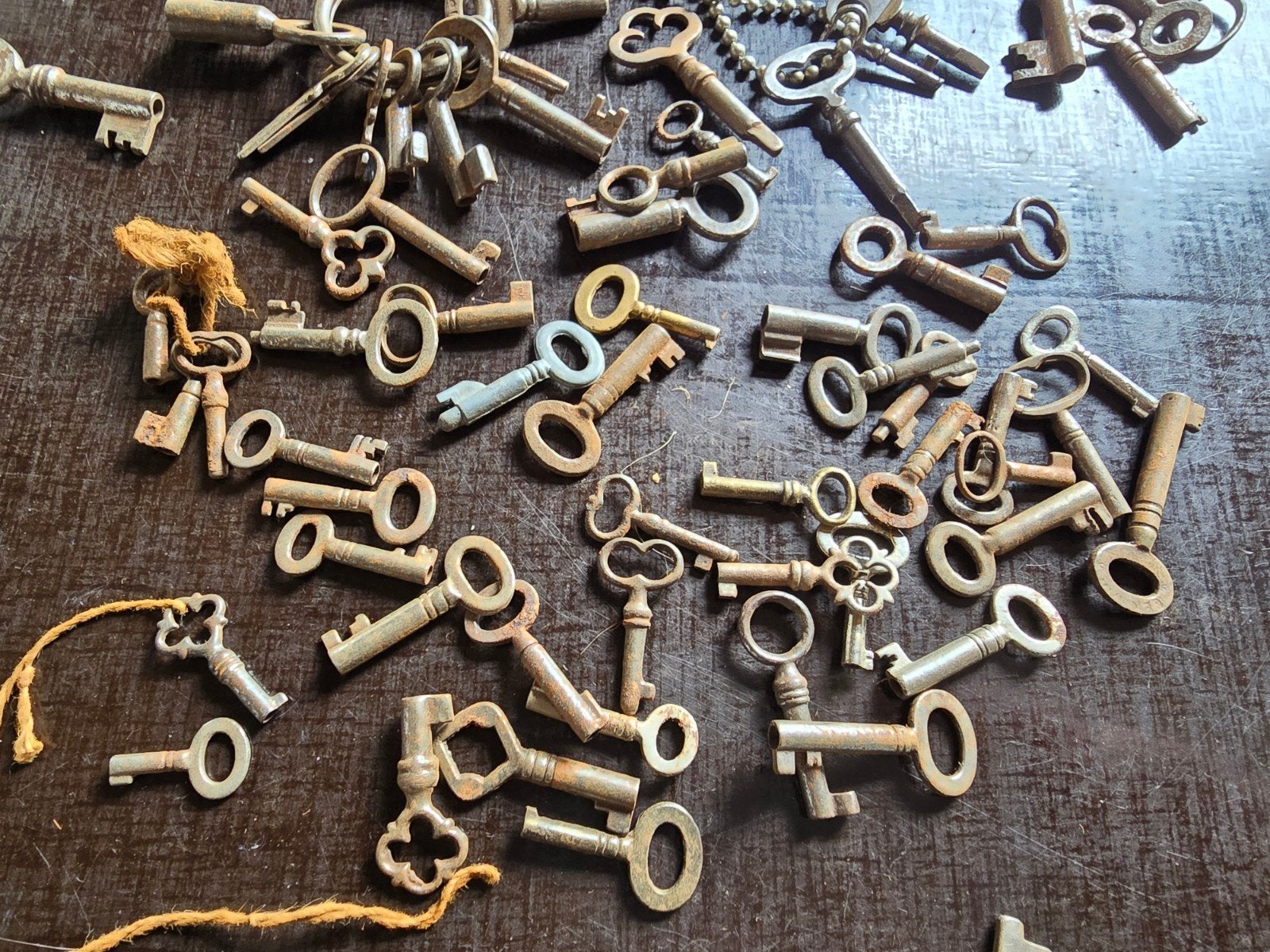 Prachtige antieke mini sleutels voor kluisjes spaarpotten ed, Ophalen of Verzenden
