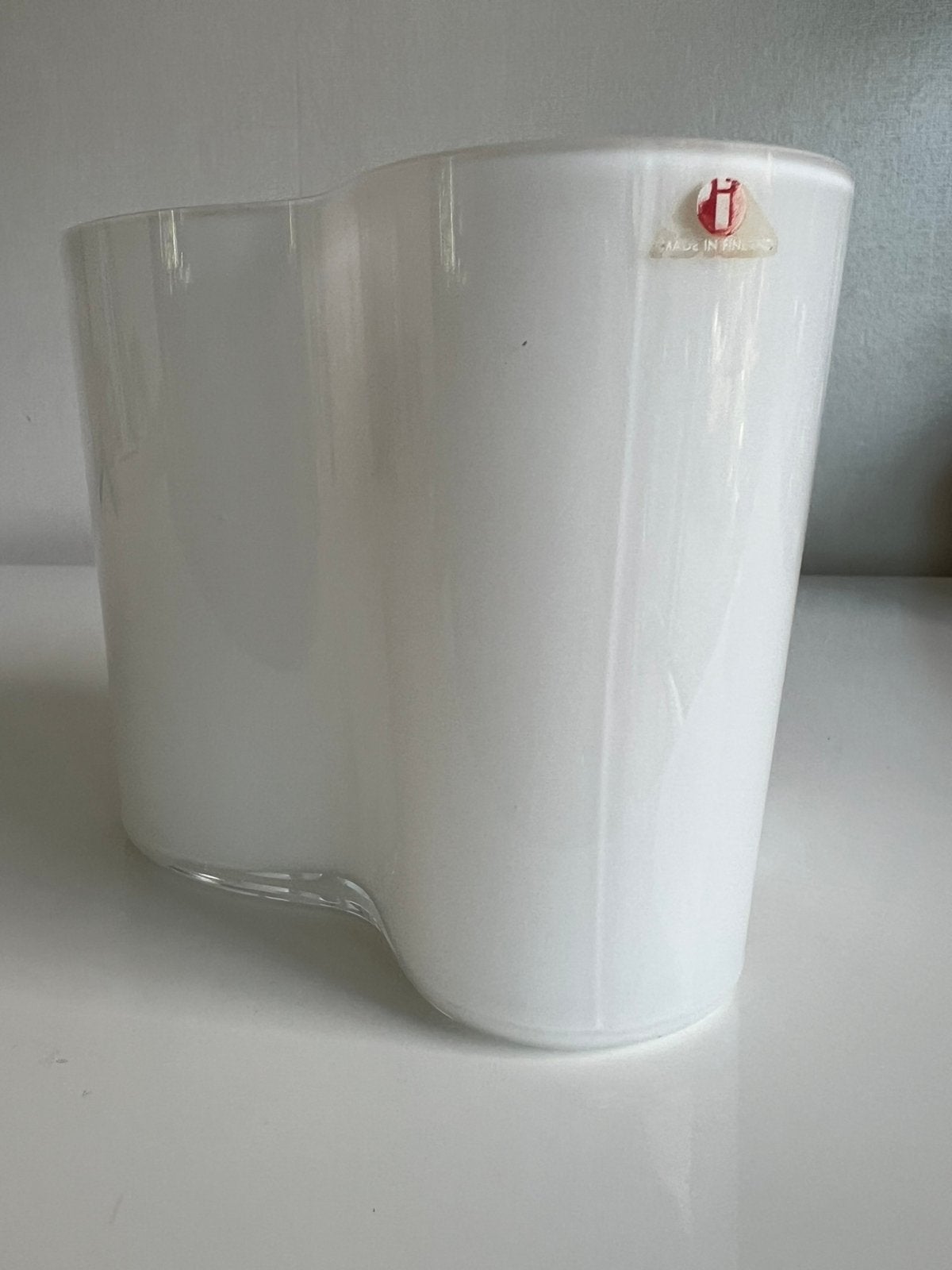 Iittala Alvar Aalto Savoy Tafelvaas Opaalwit  120 mm, Ophalen of Verzenden, Gebruikt, Glas