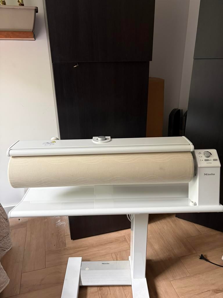 Miele B 995 D Strijkpers met stoomfunctie, Ophalen, Gebruikt