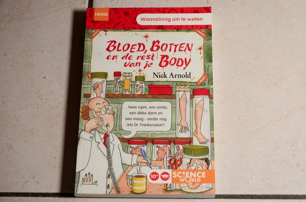 Bloed, Botten en de rest van je Body / Nick Arnold, Ophalen of Verzenden, Zo goed als nieuw, Fictie