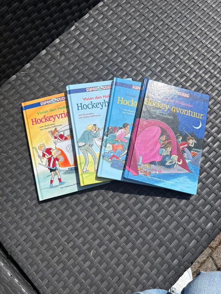 4x Vivian den Hollander - Hockey, Fictie algemeen, Vivian den Hollander, Ophalen of Verzenden, Zo goed als nieuw