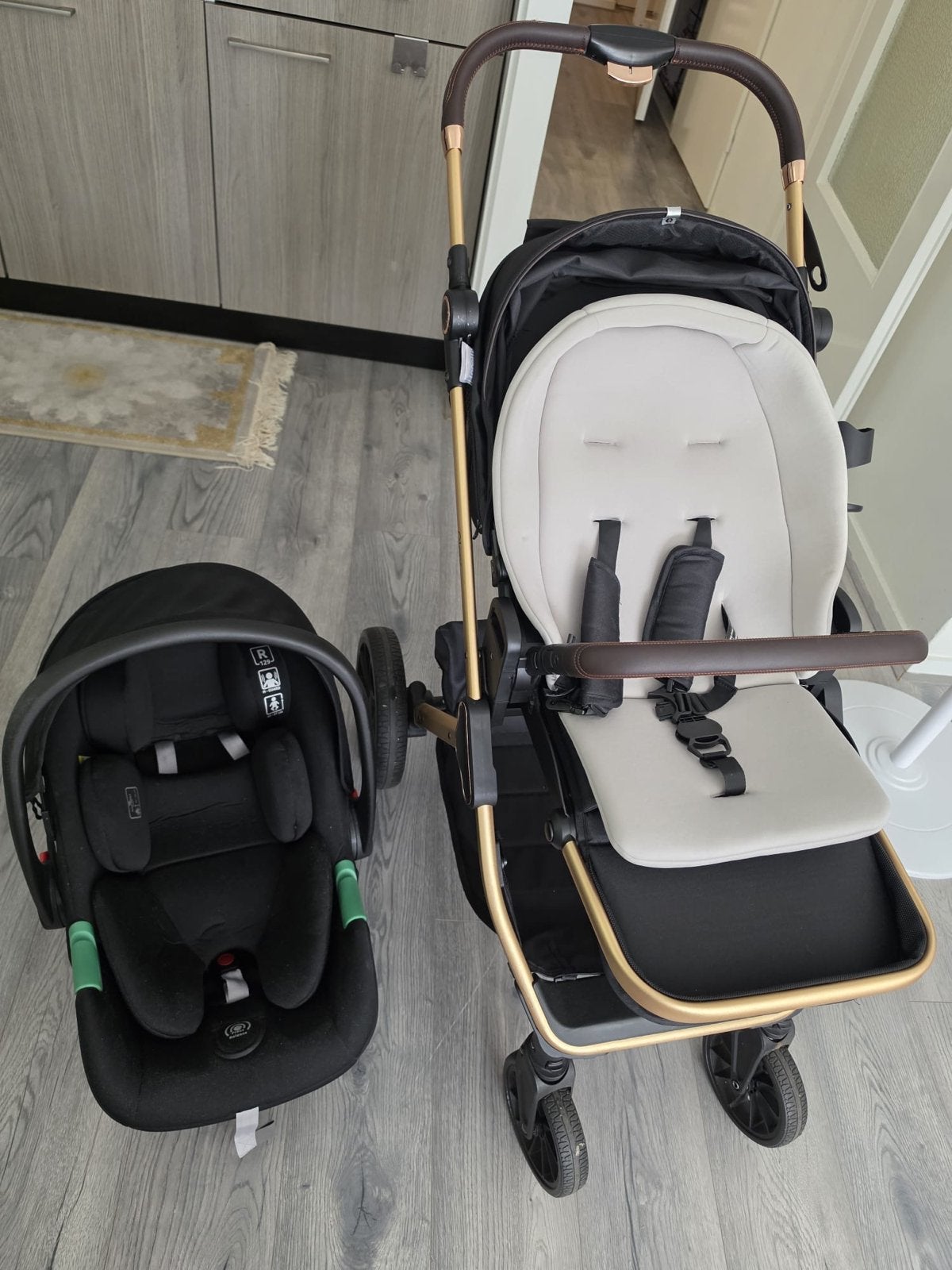 Zgan Kinderwagen Combi met Autostoeltje en Reiswieg, Kinderen en Baby's, Kinderwagens en Combinaties, Zo goed als nieuw, Combiwagen