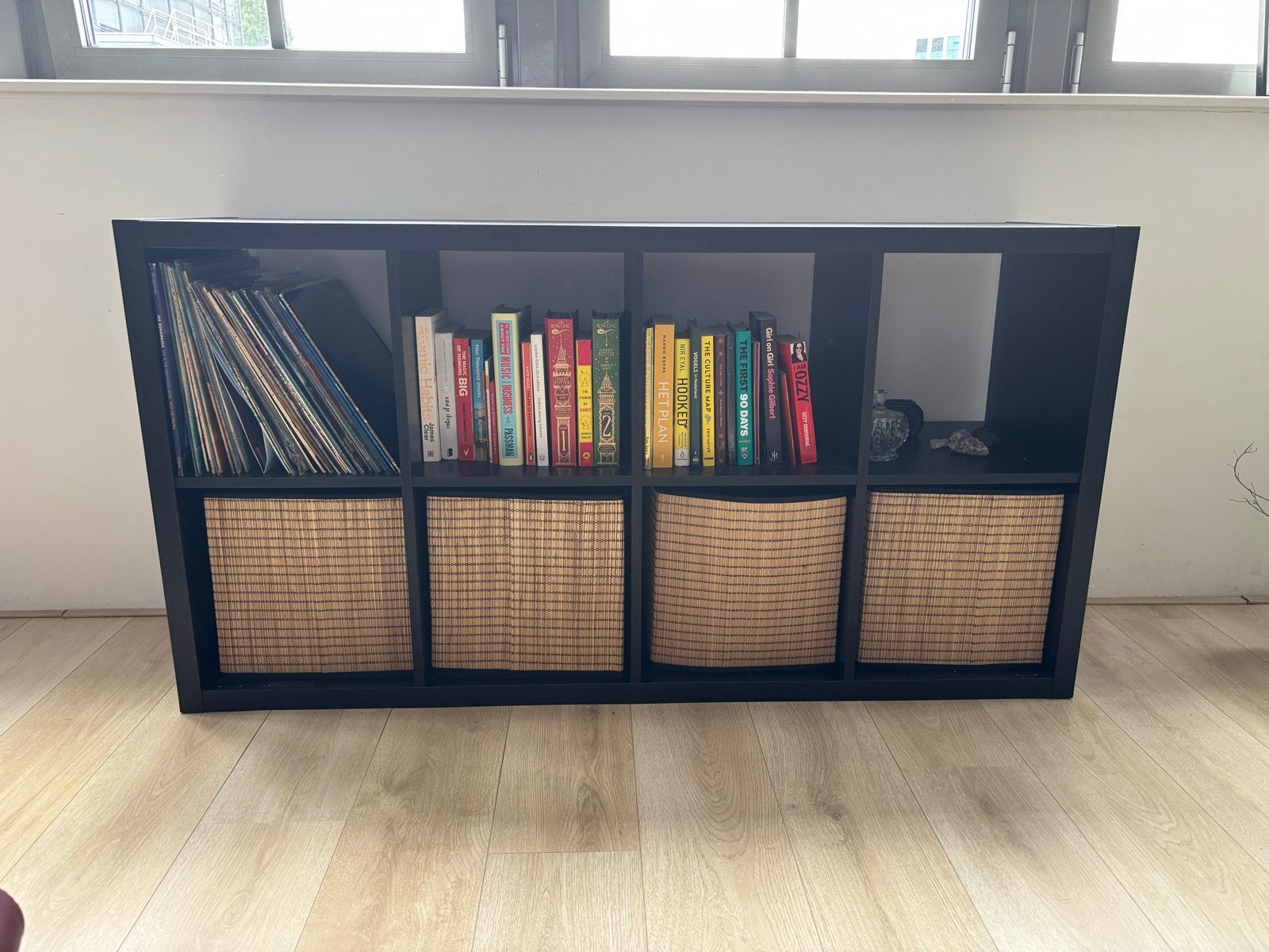 Zwart IKEA Kallax vakkenkast met 8 vakken, Ophalen, Met plank(en), Gebruikt, 100 tot 150 cm