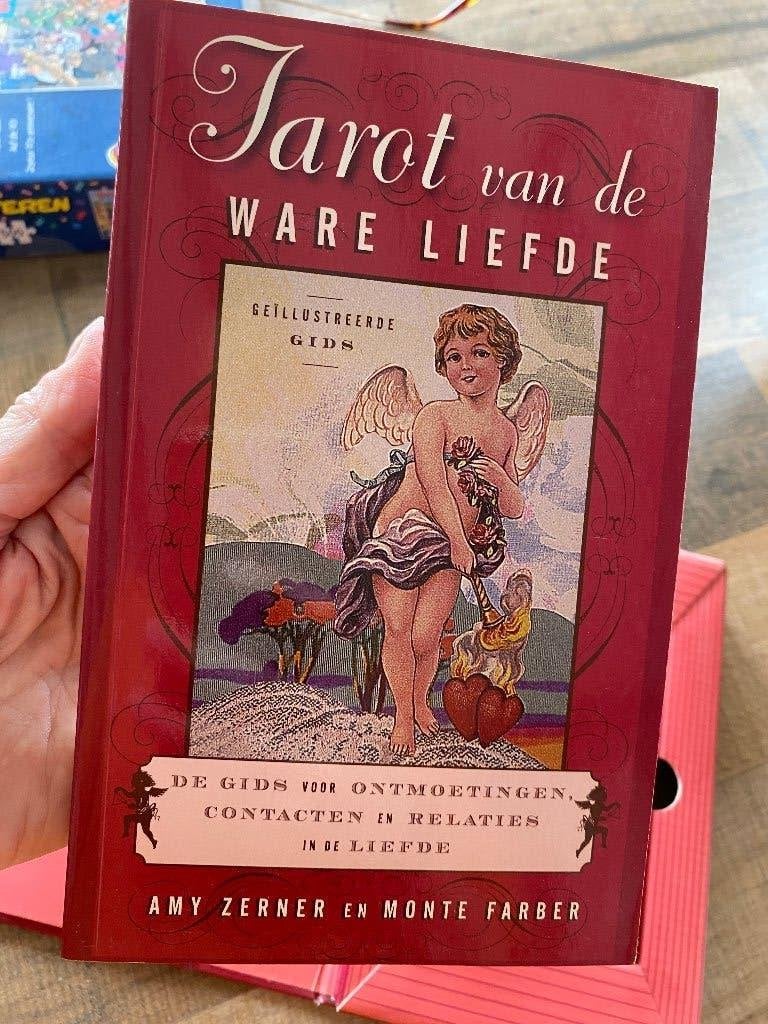 Tarot box  Boek en 78 kaarten Tarot van de ware liefde, Ophalen of Verzenden, Zo goed als nieuw, Tarot of Kaarten leggen, Overige typen