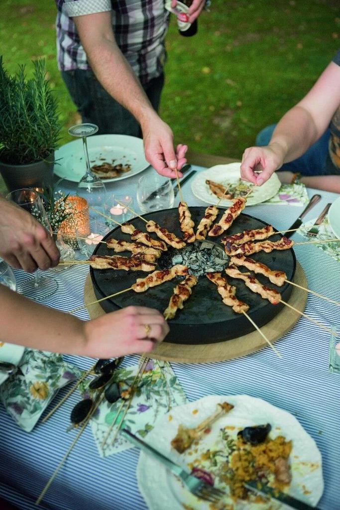 OFYR Tafelmodel BBQ - Compact en Stijlvol Grillen, Tuin en Terras, Houtskoolbarbecues, Ophalen, Zo goed als nieuw, Met accessoires