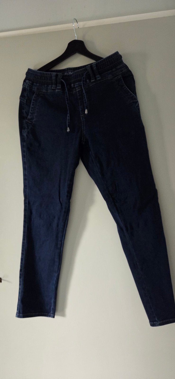 Donkerblauwe jeans met elastische tailleband, Kleding | Dames, Spijkerbroeken en Jeans, Blauw, Ophalen of Verzenden, W30 - W32 (confectie 38/40)