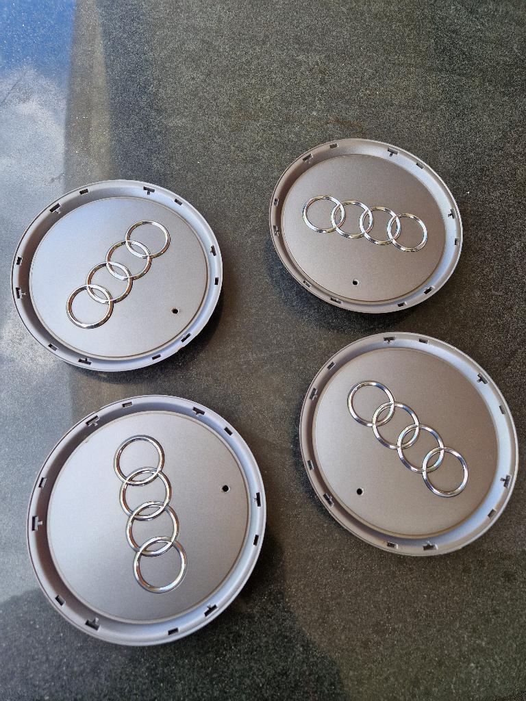 Naafkappen  Audi A3, Auto diversen, Wieldoppen, Ophalen of Verzenden, Zo goed als nieuw