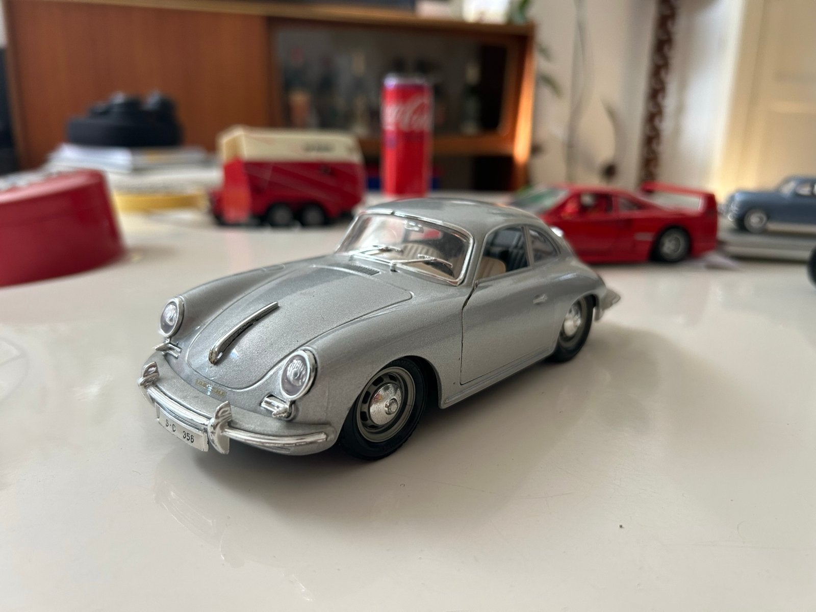 Bburago Porsche 356B modelauto 1:24 zilver, Ophalen of Verzenden, Gebruikt, Auto, Bburago