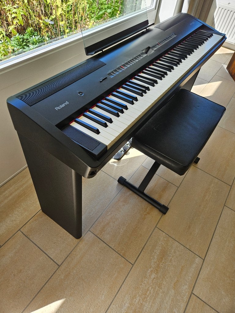 Roland Digitale Piano (Nieuwstaat), Ophalen, Zwart, Digitaal, Zo goed als nieuw